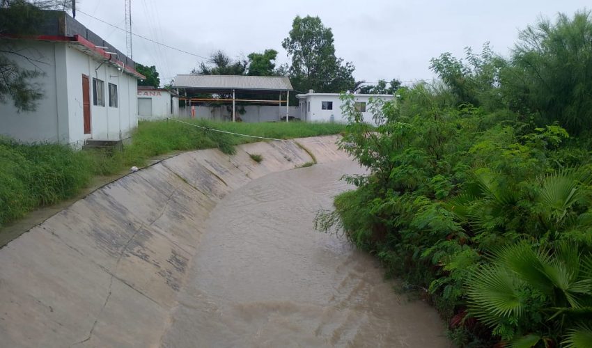TRABAJAMOS EN EL DESAZOLVE DE DRENES